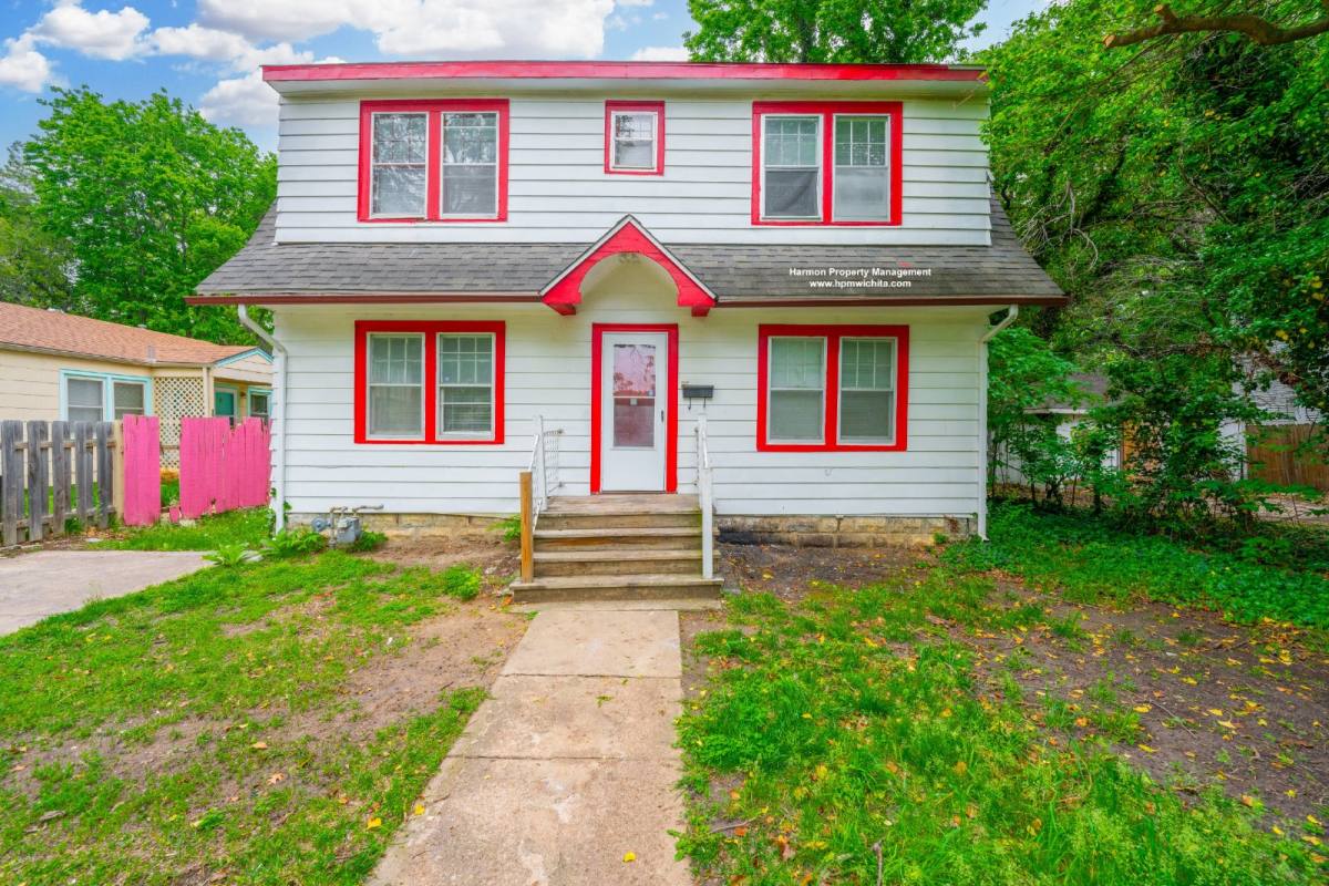 House for rent at 1622 Fairmount St, Wichita, KS 67208