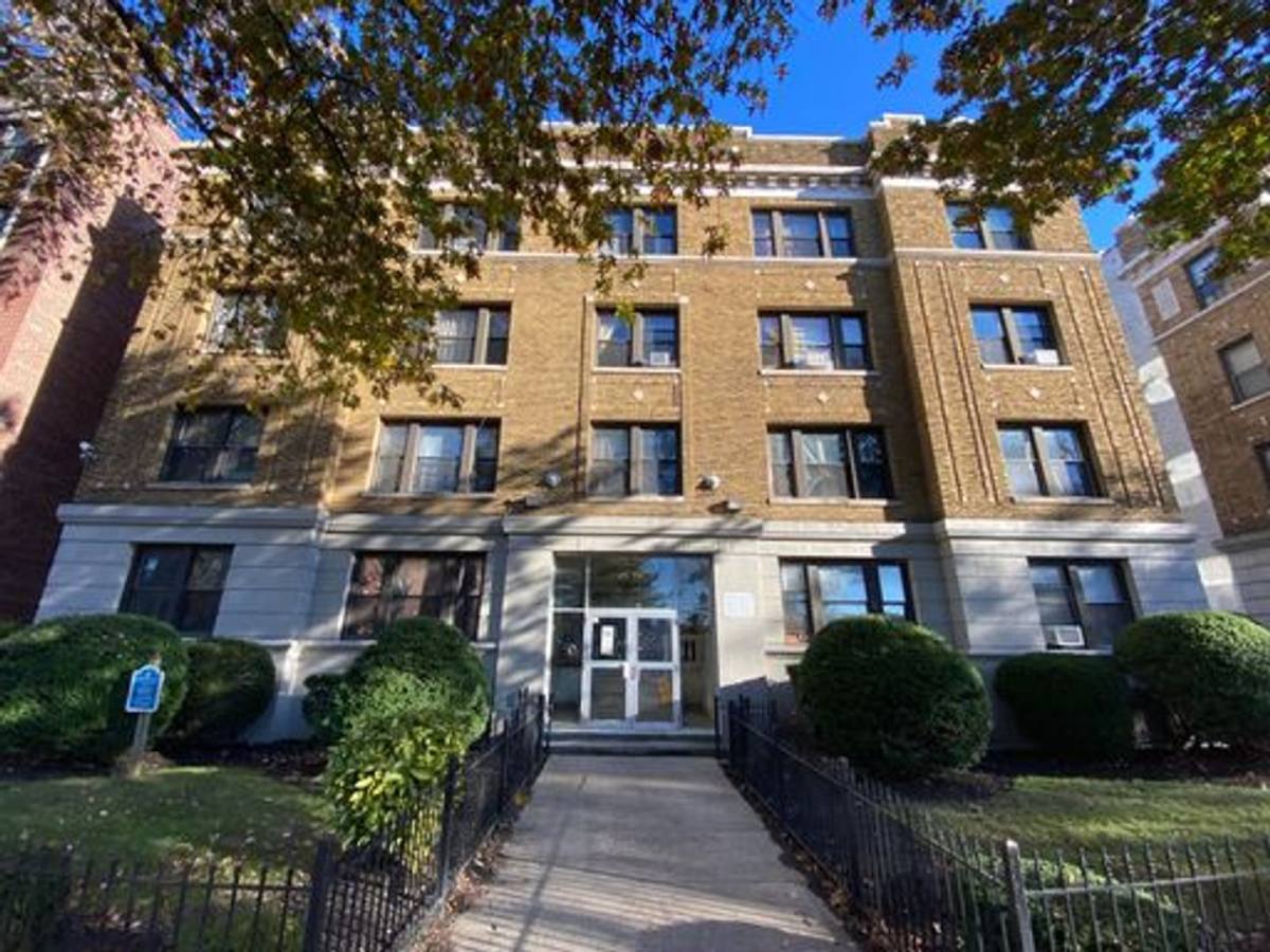 Apartment for rent at 52 N Arlington Ave, East Orange, NJ 07017