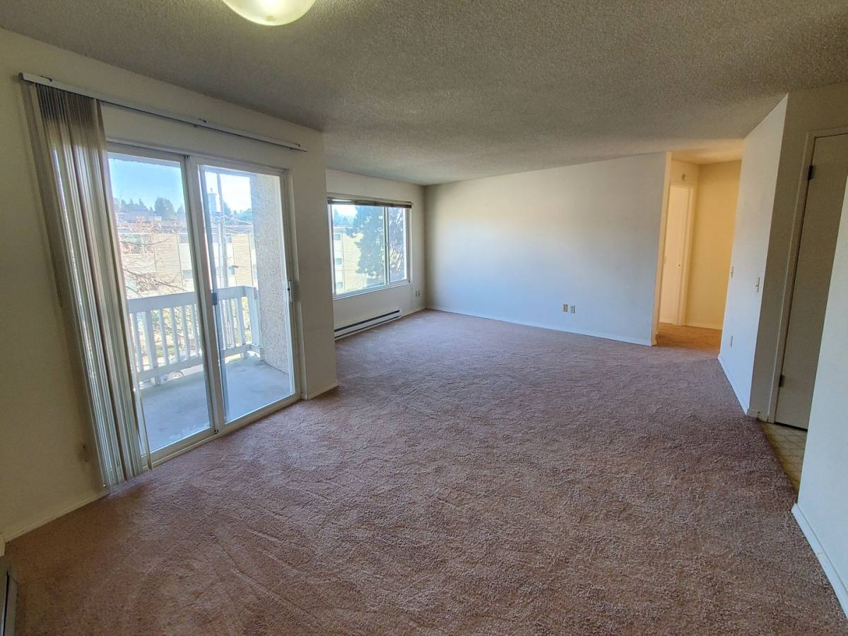 Apartment for rent at 5325 Ravenna Place NE, Seattle, WA 98105