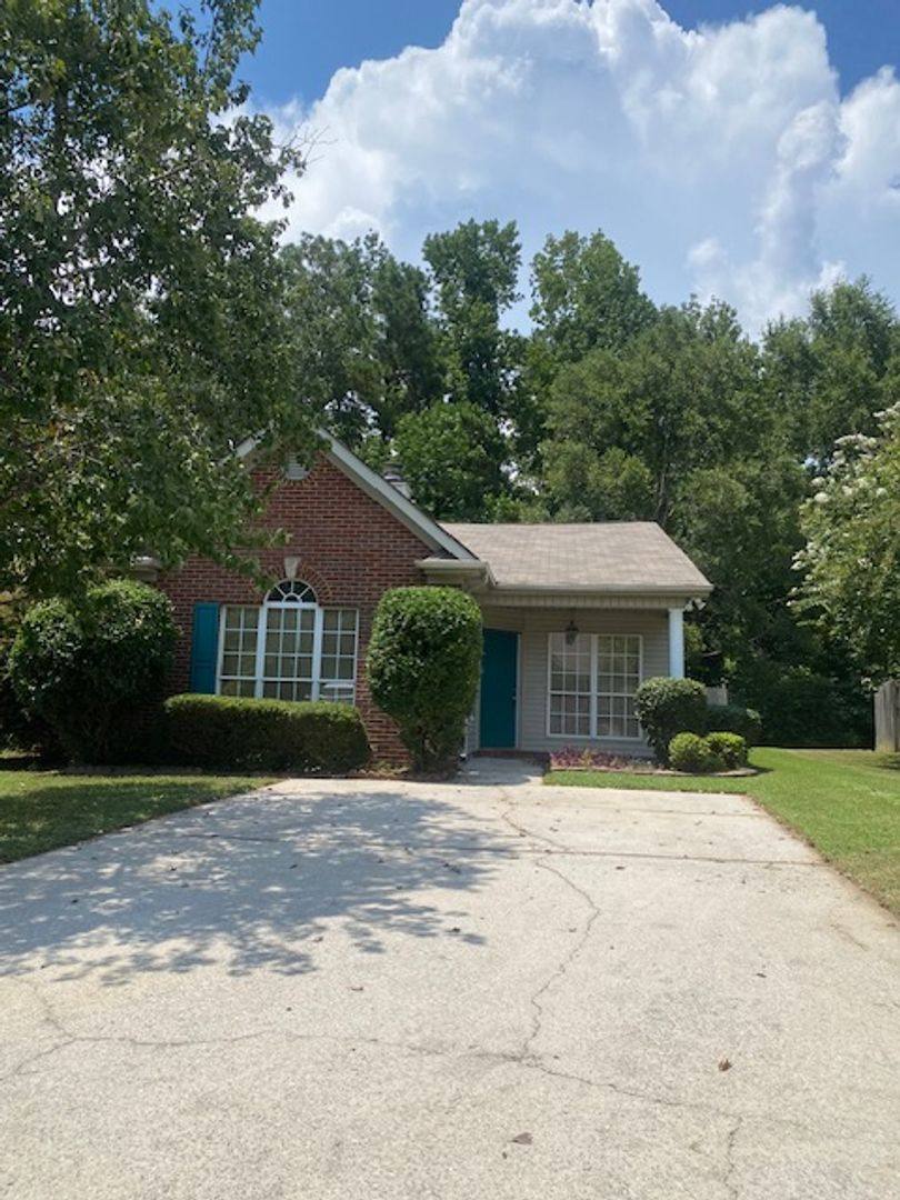 Townhouse for rent at 114 Hidden Creek Cove, Pelham, AL 35124