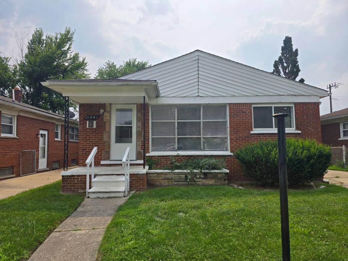 House for rent at 11941 Miami St, Detroit, MI 48217