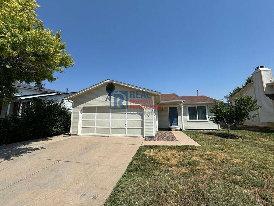 House for rent at 19723 E Oxford Dr, Aurora, CO 80013