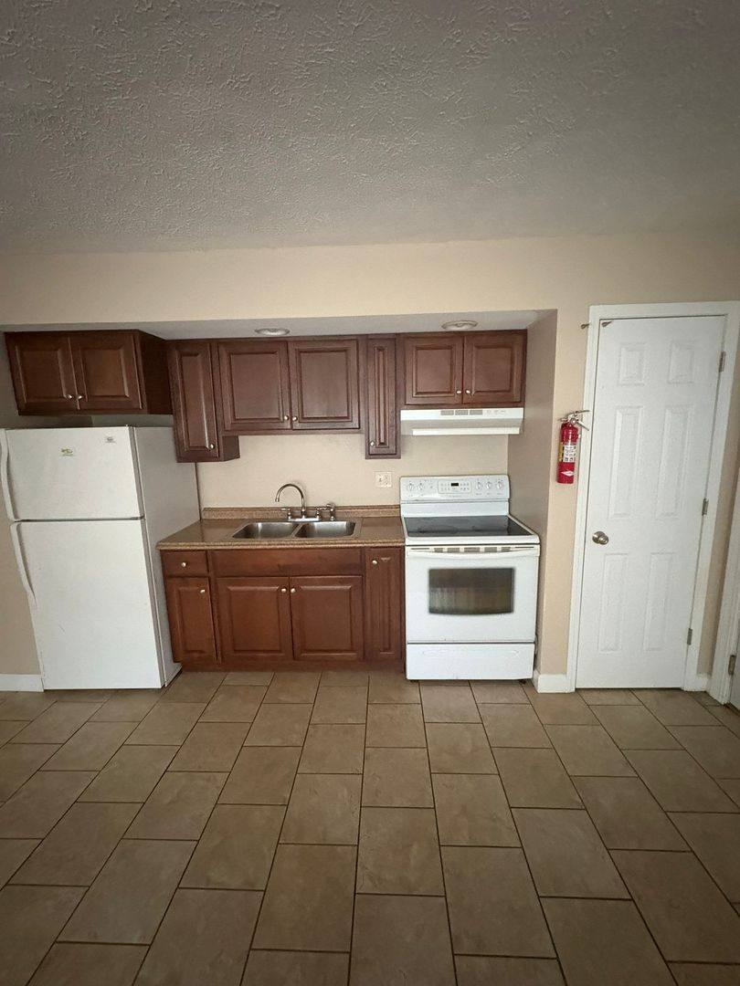 Apartment for rent at 321 Riley, Bloomington, IL 61701