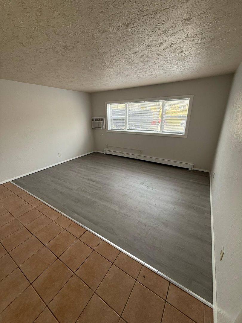 Apartment for rent at 321 Riley, Bloomington, IL 61701