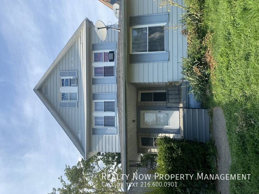 Apartment for rent at 9813 Greenview Ave - 1st #1, Cleveland, OH 44125