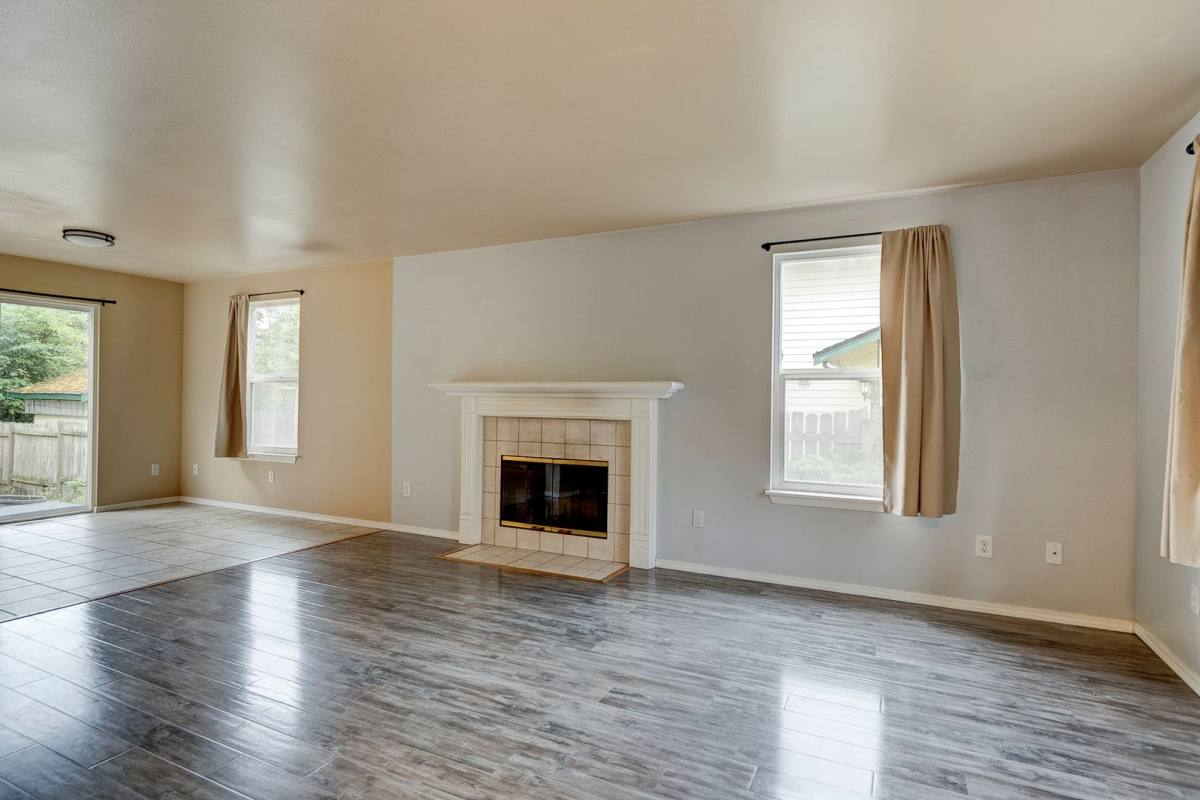 House for rent at 1292 Leahy Dr, Oak Harbor, WA 98277