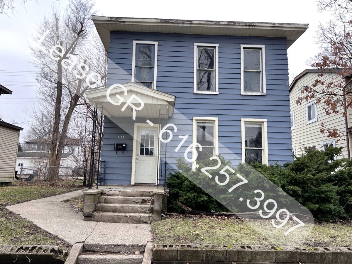 House for rent at 621 Livingston Ave NE, Grand Rapids, MI 49503