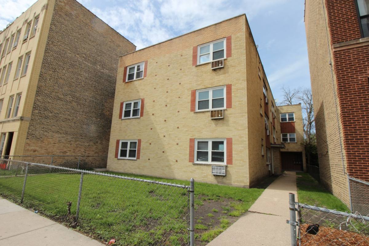 Apartment for rent at 1642-44 W Morse, Chicago, IL 60626