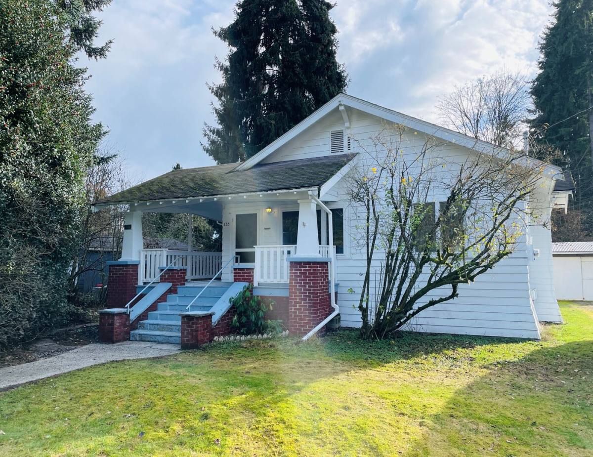 House for rent at 735 N 188th St, Seattle, WA 98133