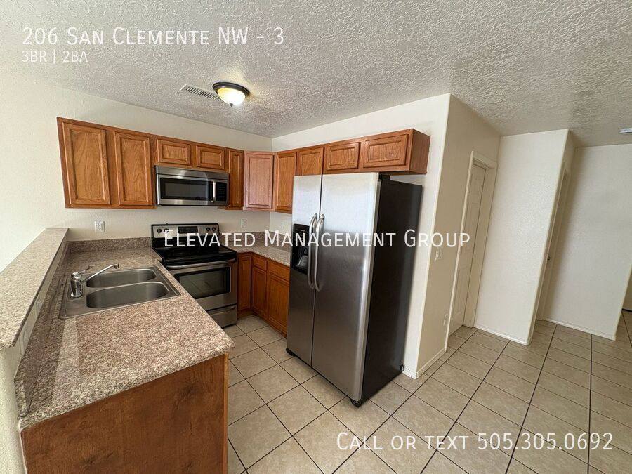 Townhouse for rent at 206 San Clemente NW #3, Albuquerque, NM 87107