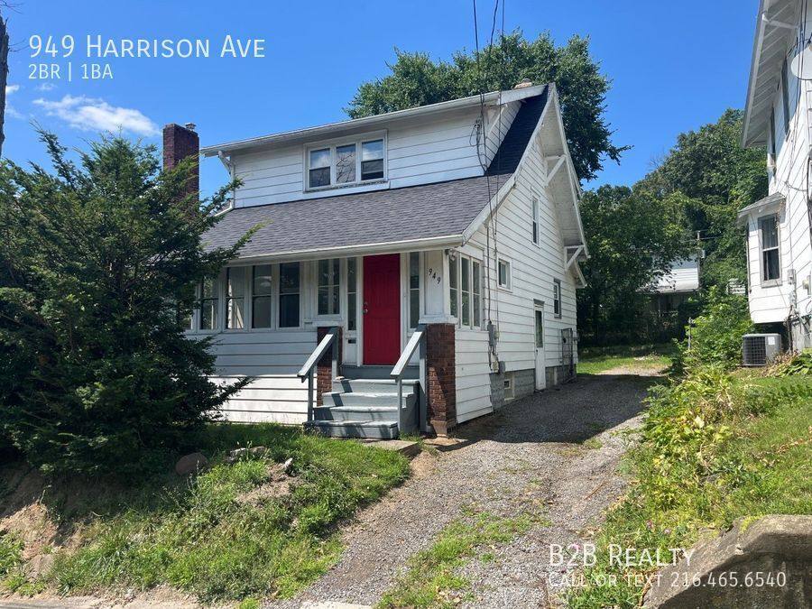 Apartment for rent at 949 Harrison Ave, Akron, OH 44314