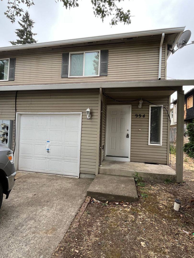 Townhouse for rent at 990, 992 & 994 Charter, Salem, OR 97301