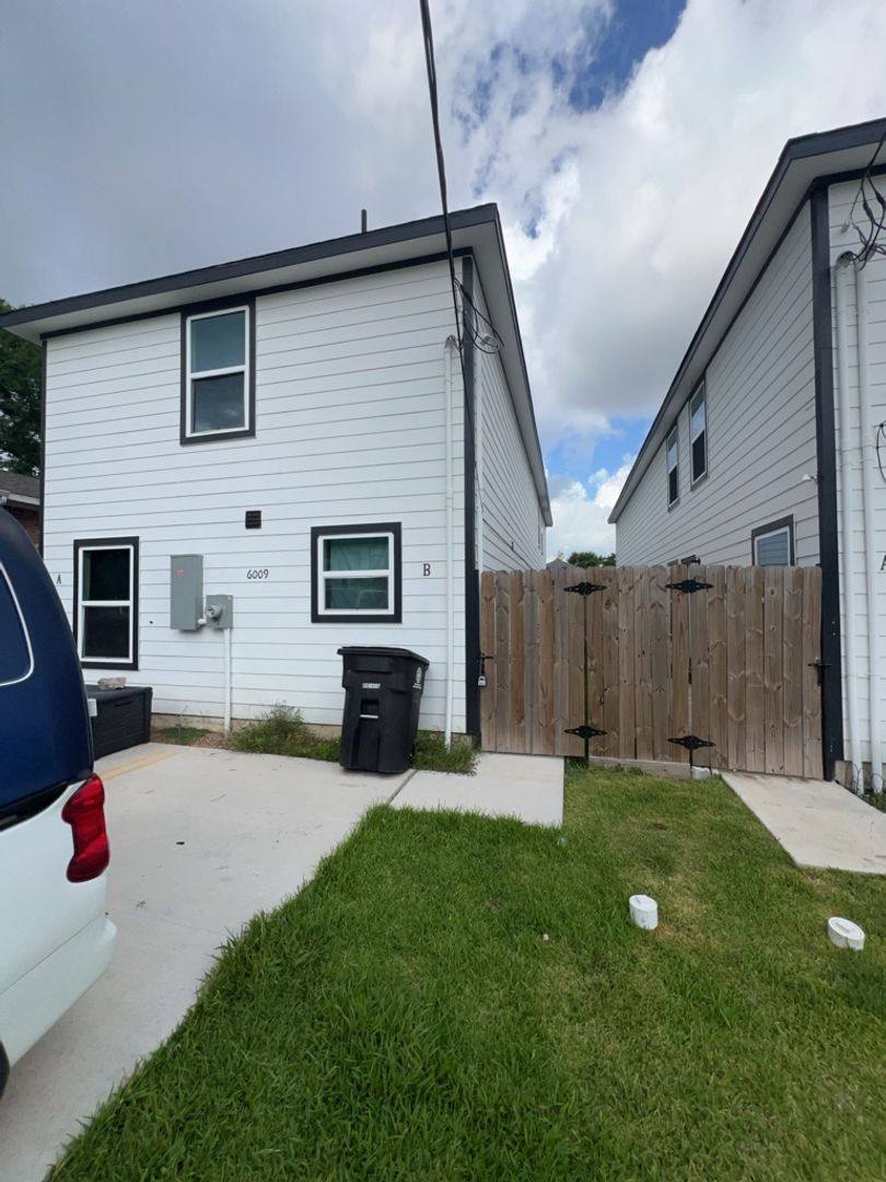 6009 Wedgefield St, Houston, TX 77028