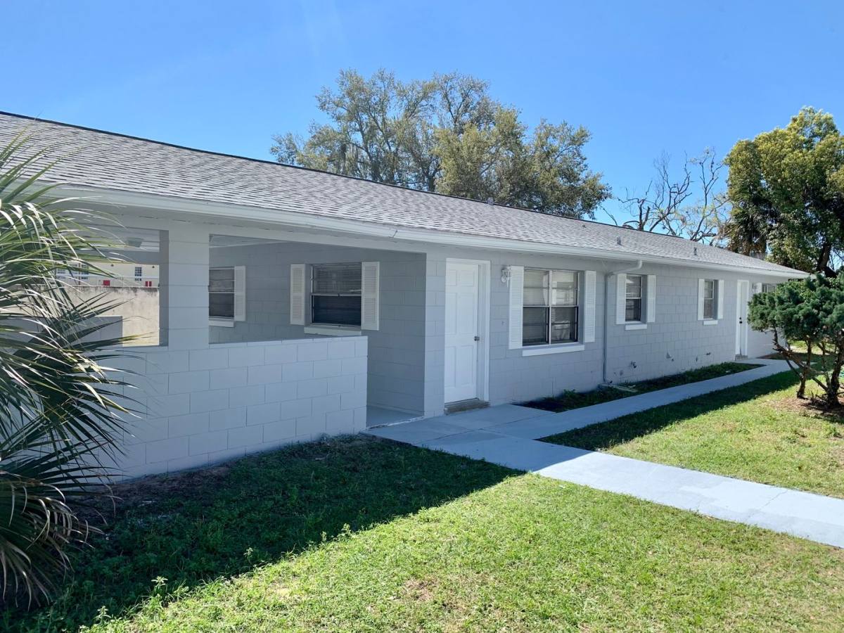 Apartment for rent at 701 N New Hampshire Ave, Tavares, FL 32778