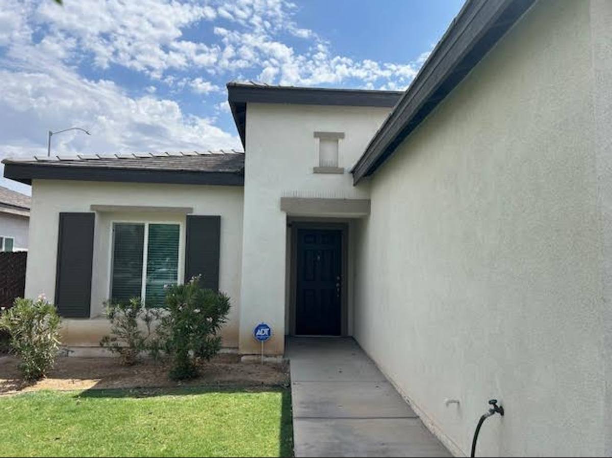 House for rent at 693 Diamond St, Imperial, CA 92251