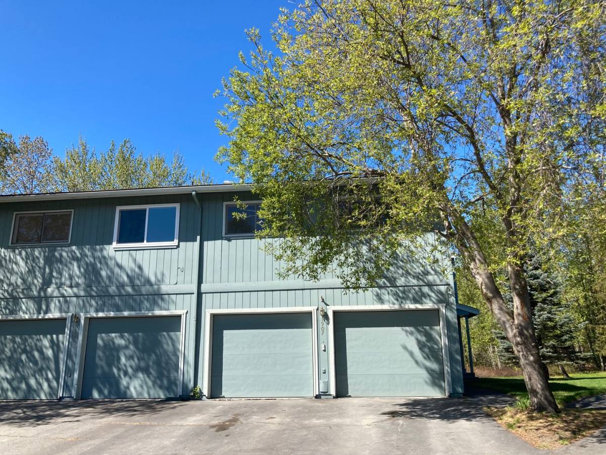 Townhouse for rent at 1907 Parkview Circle, Anchorage, AK 99501