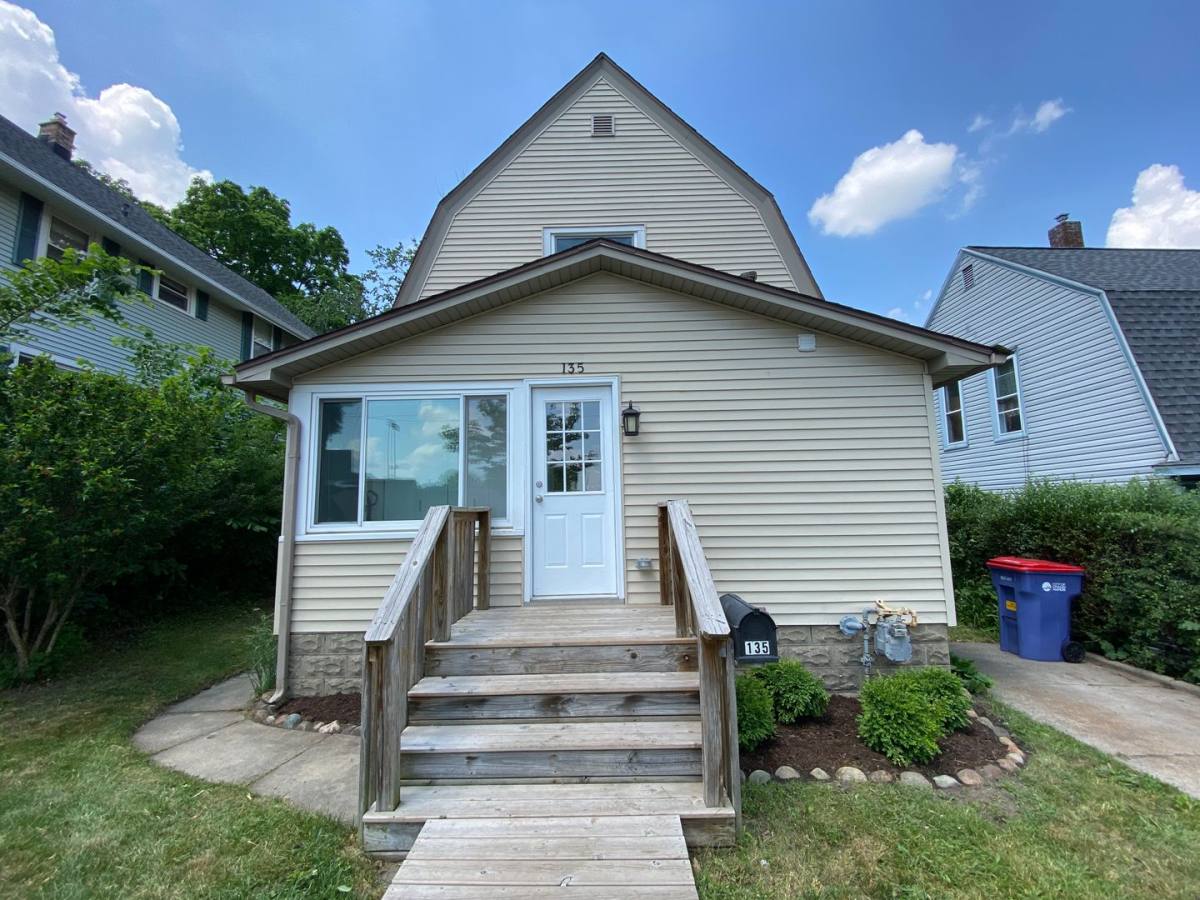 Townhouse for rent at 135 Houseman NE, Grand Rapids, MI 49503