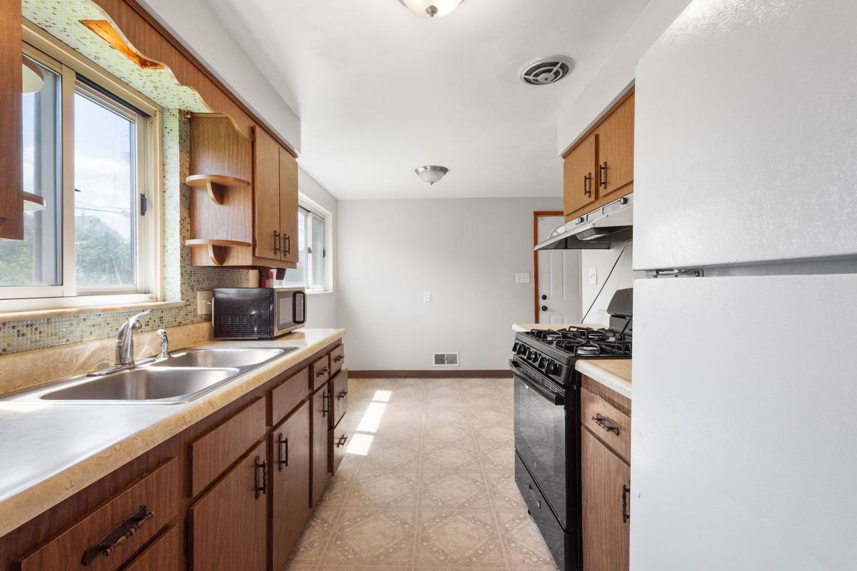 Apartment for rent at 1121 Church Ave, McKees Rocks, PA 15136