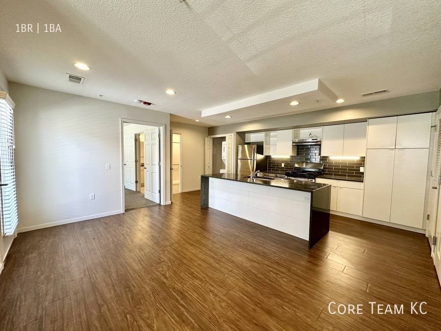 Condo for rent at 4445 Washington St #104, Kansas City, MO 64111