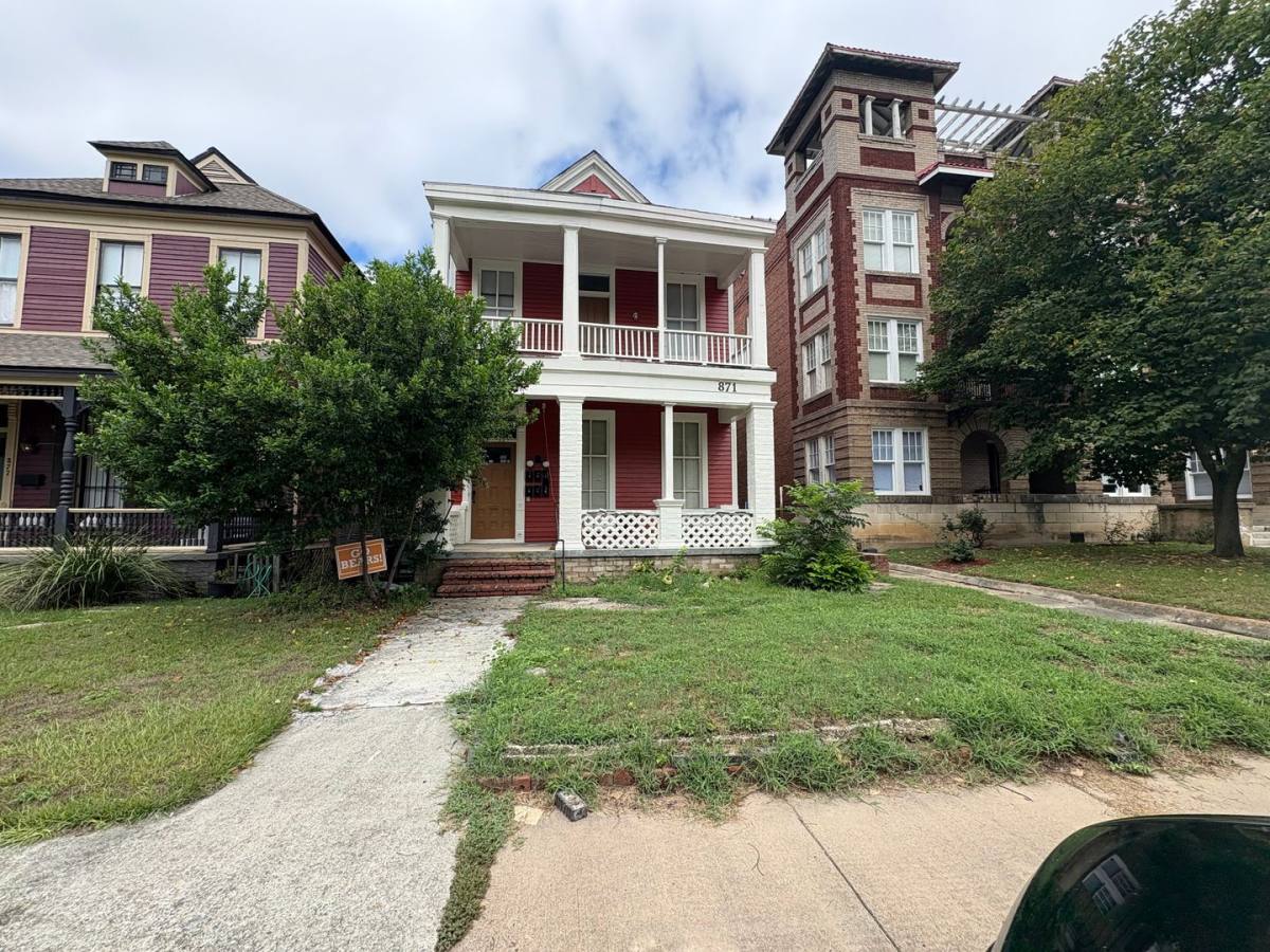Apartment for rent at 871 Mulberry St #D, Macon, GA 31201