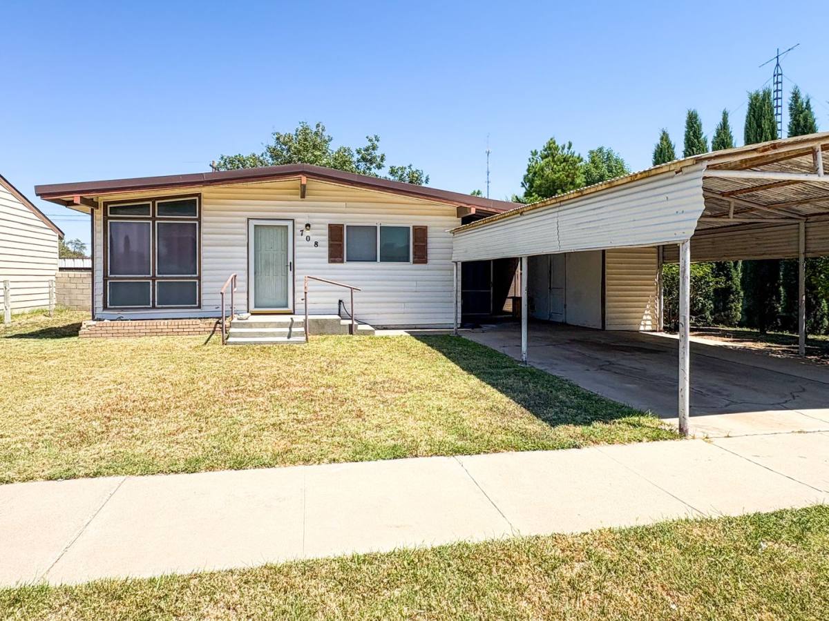 House for rent at 708 Ave P, Eunice, NM 88231