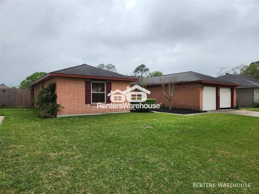 House for rent at 2830 Virginia Colony Dr, Webster, TX 77598