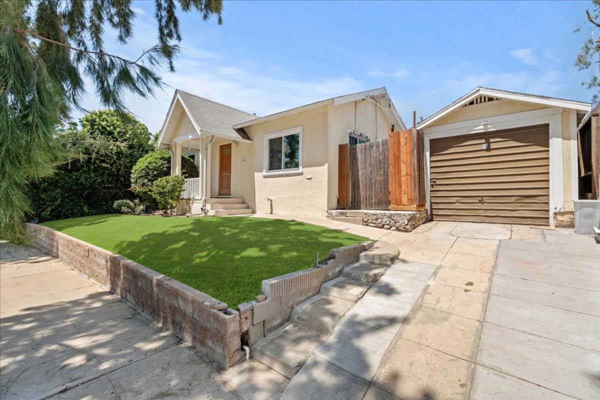 House for rent at 541 E Ellis Ave, Inglewood, CA 90302