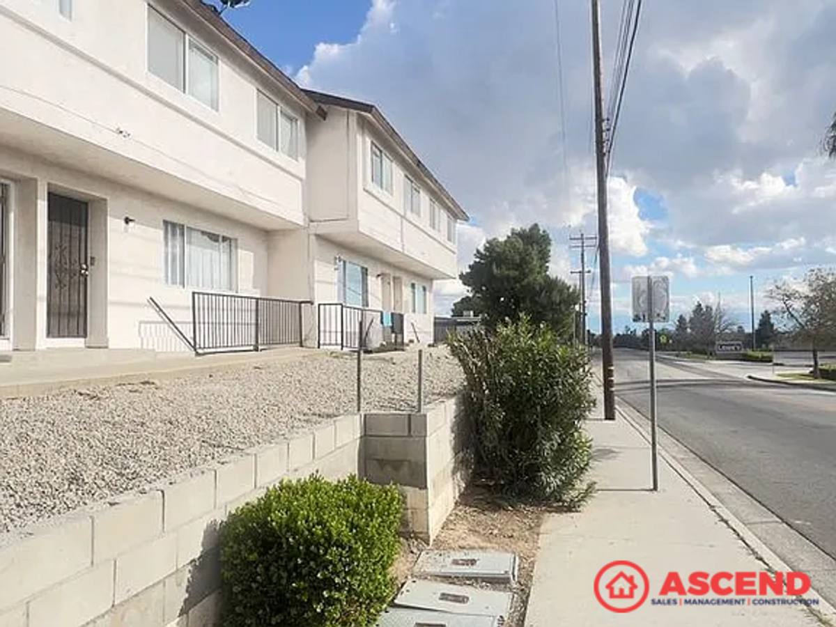 Apartment for rent at 2661 Sunny Lane, Bakersfield, CA 93305
