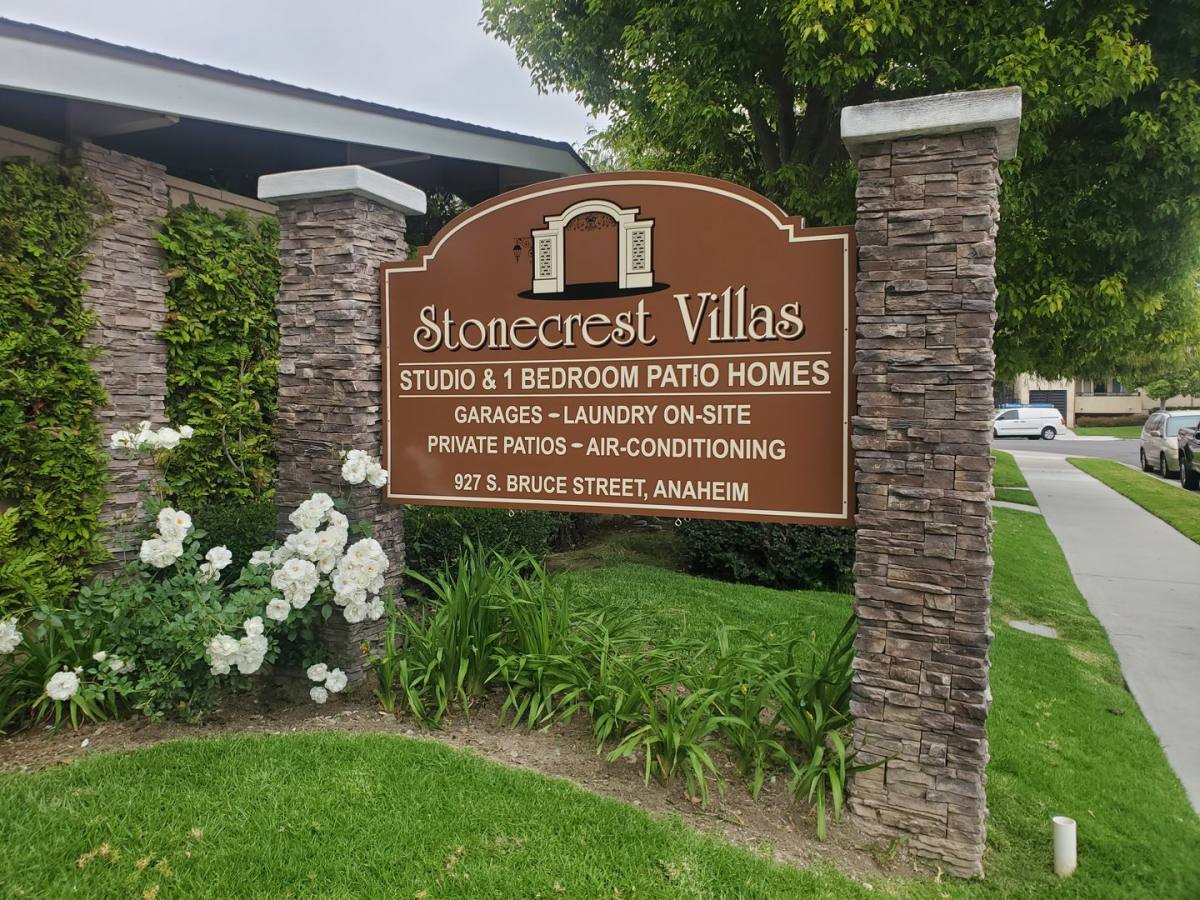 Apartment for rent at 927 S Bruce St, Anaheim, CA 92804