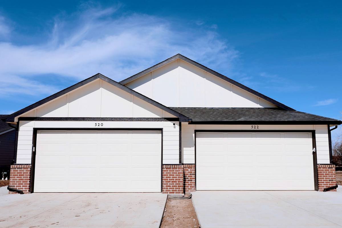 Apartment for rent at 522 E Briarbrook Lane, Valley Center, KS 67147