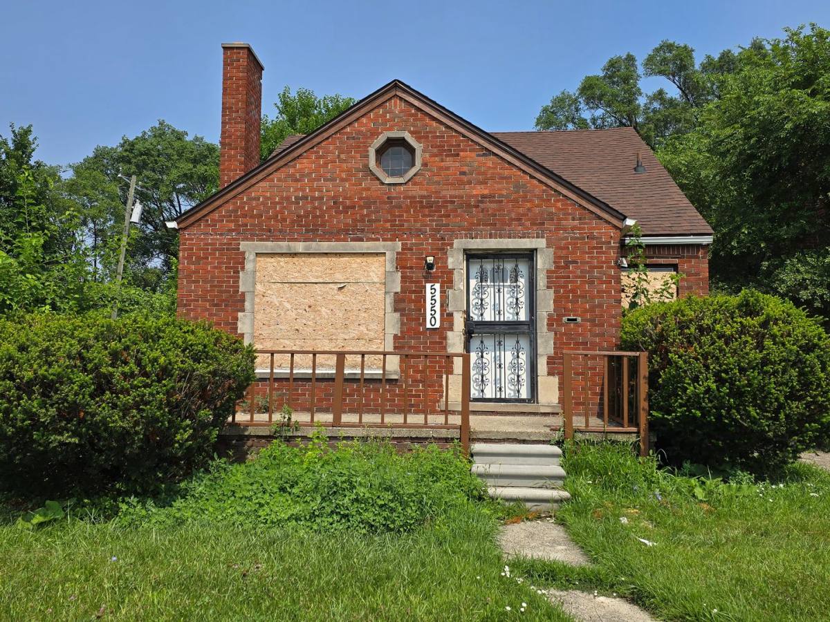 House for rent at 5550 Alter Rd, Detroit, MI 48224