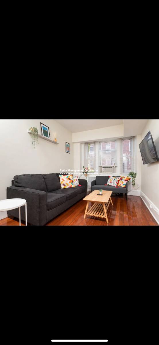 208 Winthrop Rd, Brookline, MA 02445