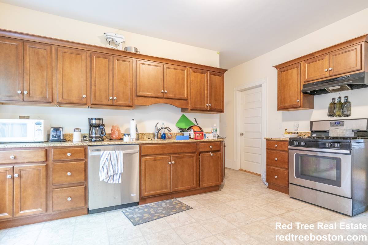 Apartment for rent at 15 Romsey St, Dorchester, MA 02125