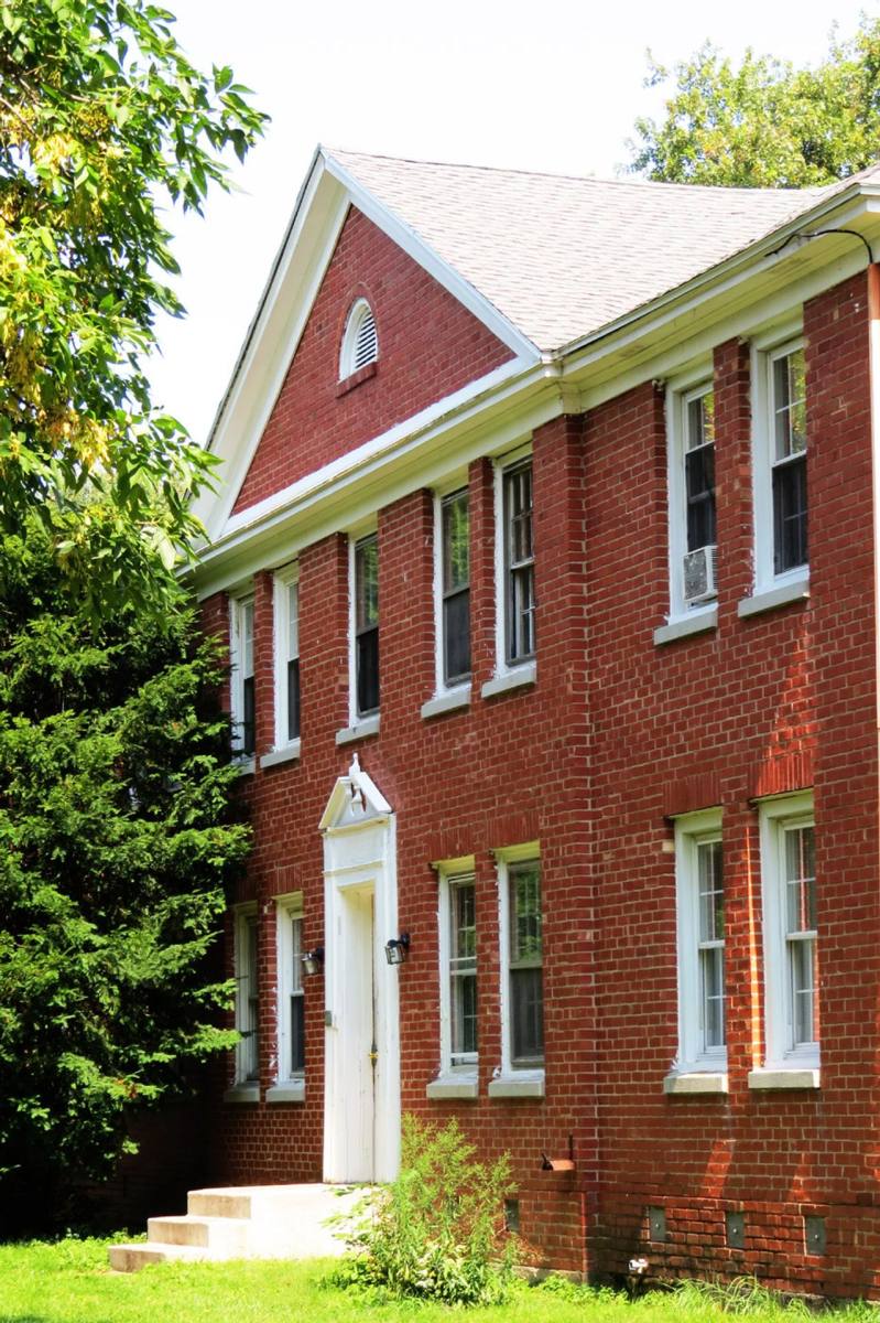 Apartment for rent at 607 Robinson St, Syracuse, NY 13206