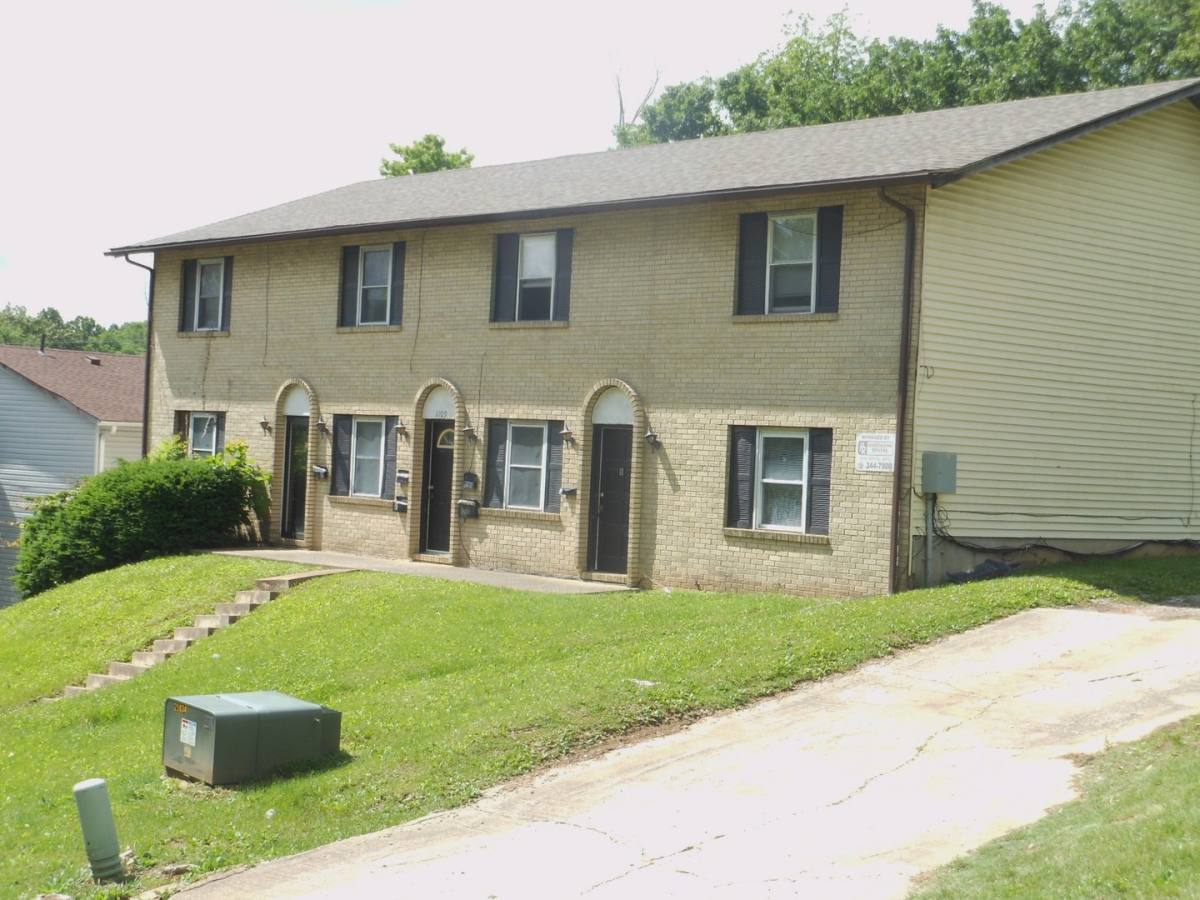 Apartment for rent at 1109 Cherokee, Collinsville, IL 62234