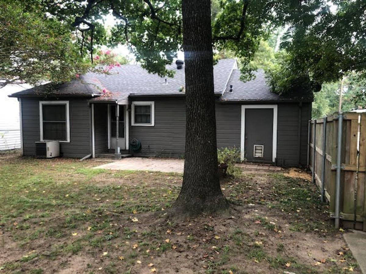 House for rent at 2435 Clark Lane, Paris, TX 75460
