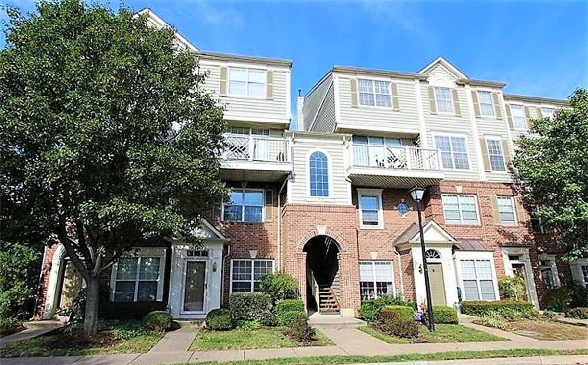 House for rent at 1819 Kenwood Ave, Alexandria, VA 22302