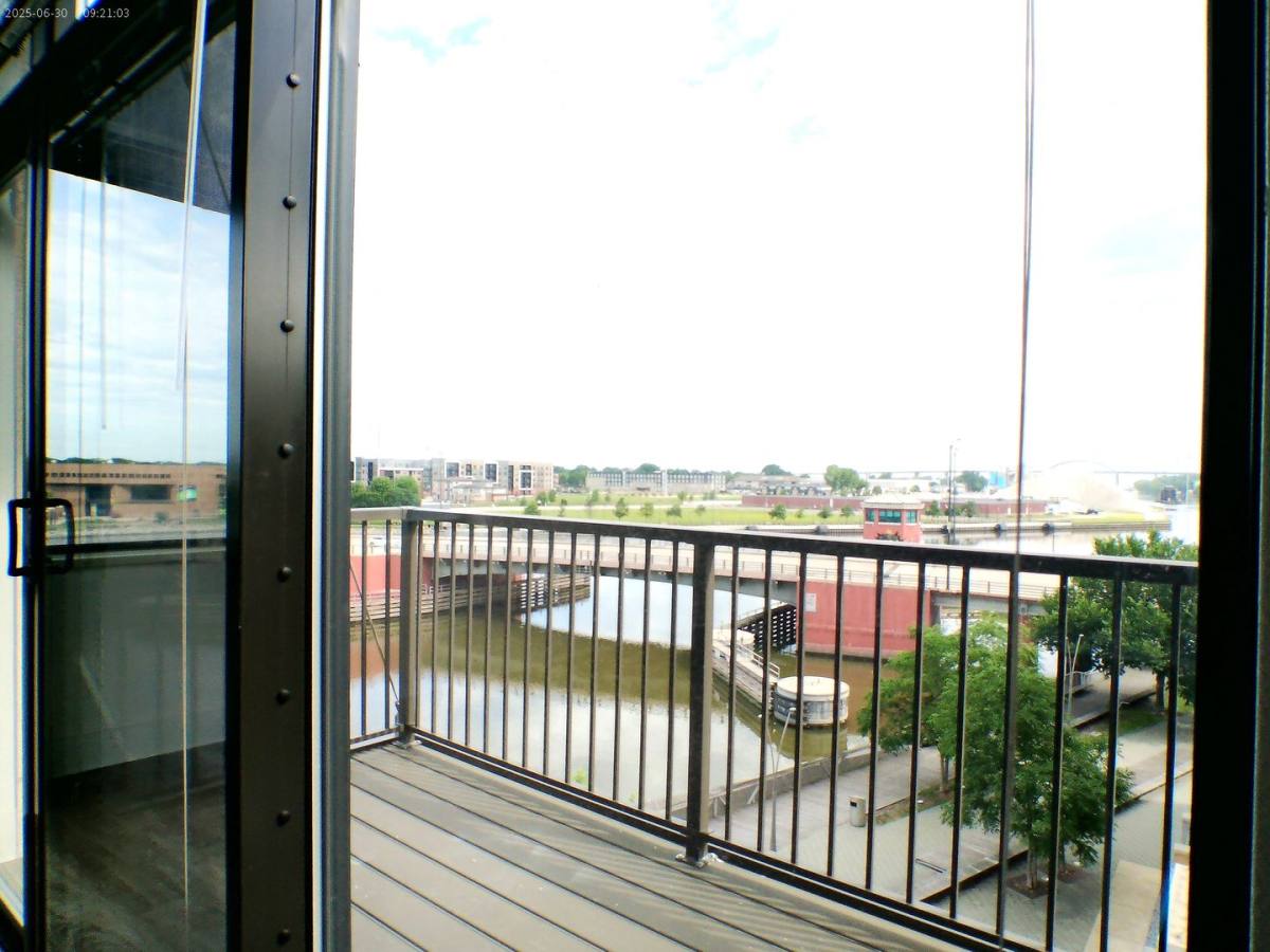 Apartment for rent at 335 N Washington St, Green Bay, WI 54301