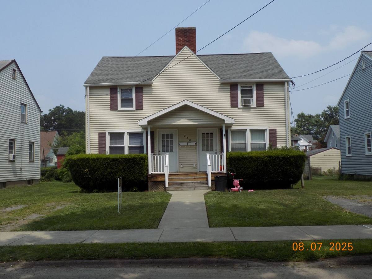 Apartment for rent at 458 Frank St, Elmira, NY 14904