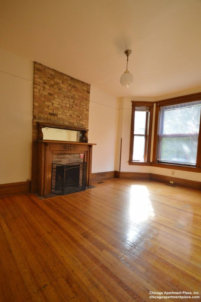 Apartment for rent at 3725 N Fremont #1, Chicago, IL 60613