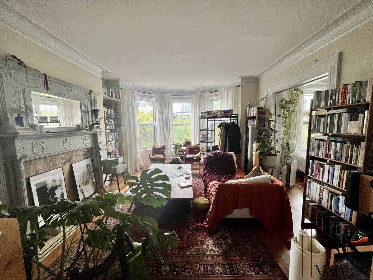 Apartment for rent at 293 Commonwealth Ave #4D, Boston, MA 02116