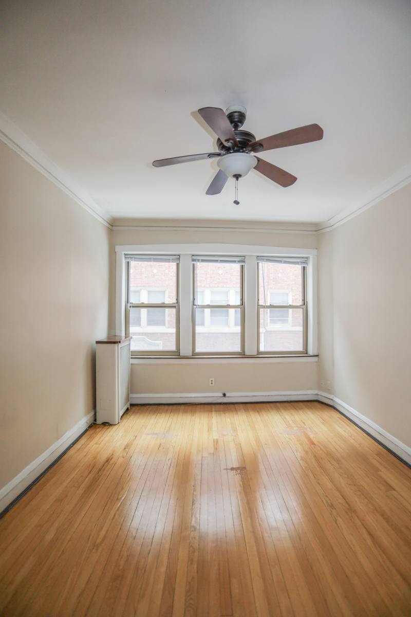 Apartment for rent at 7713 N Sheridan #2V, Chicago, IL 60645