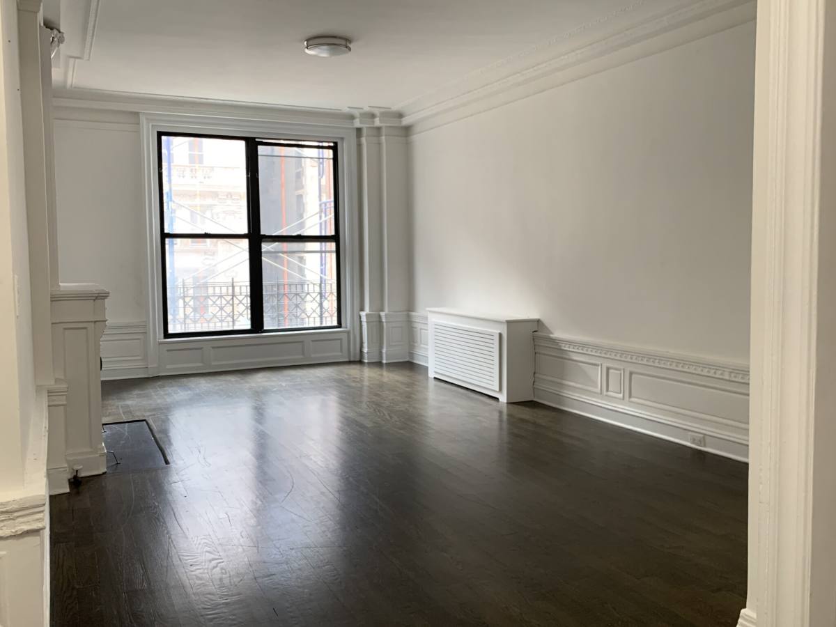 Apartment for rent at 200 W 58th St #6B, New York, NY 10019
