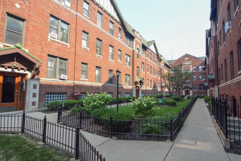 Apartment for rent at 3298 Schubert, Chicago, IL 60647