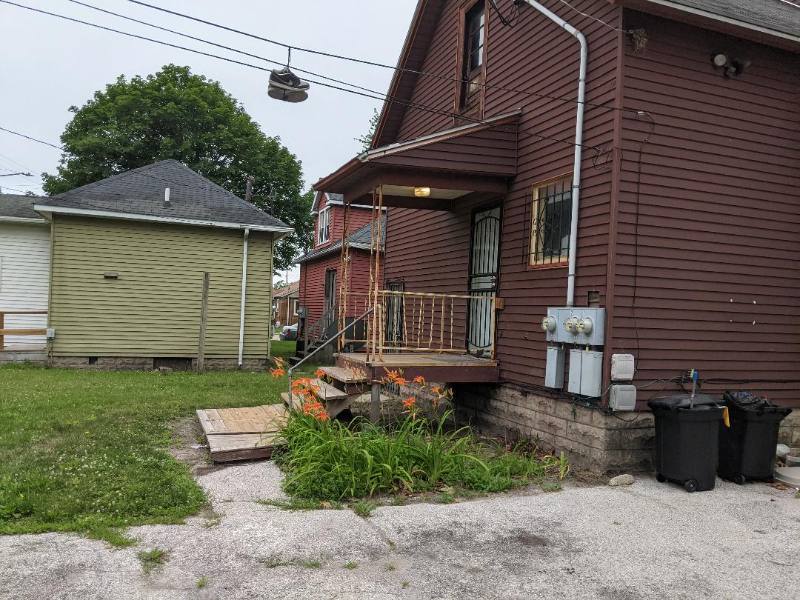 Apartment for rent at 1316 S Michigan, Saginaw, MI 48602