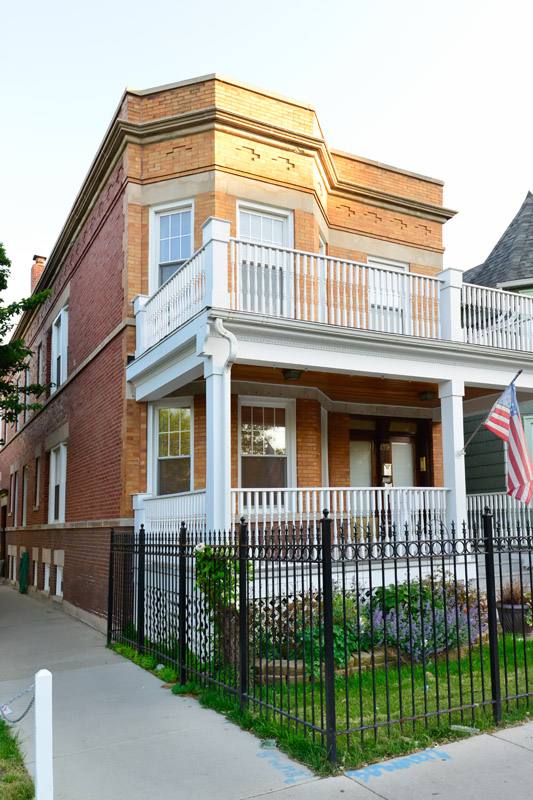 Apartment for rent at 2519 W Montrose Ave #1, Chicago, IL 60618
