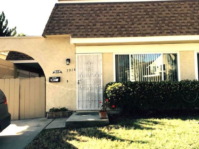 Townhouse for rent at 7916 Camino Kiosco, San Diego, CA 92122