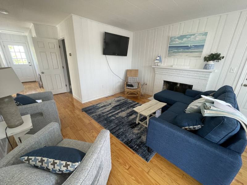 House for rent at 11 Tuttle Ave #UPSTAIRS, Hampton, NH 03842