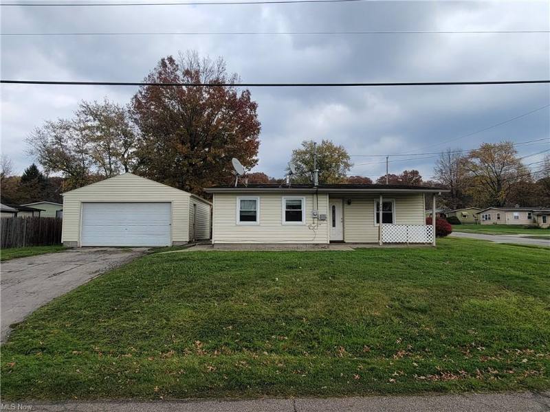 House for rent at 400 Idaho Ave, Girard, OH 44420