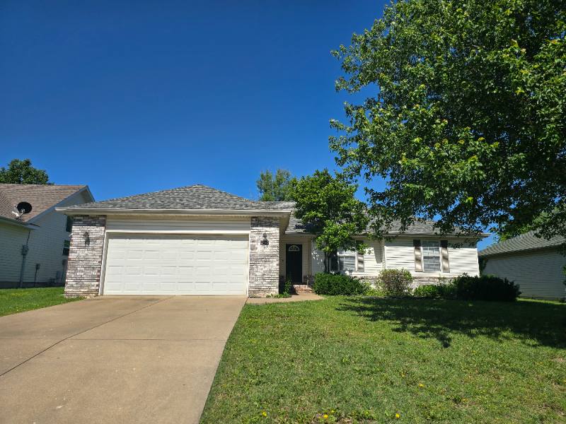 House for rent at 1745 S Fisk Ave, Springfield, MO 65802